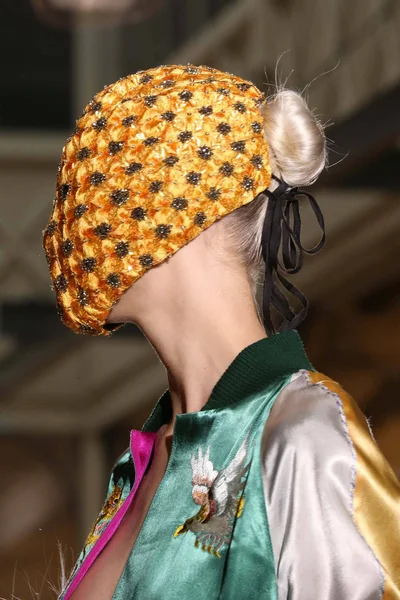 Look 85